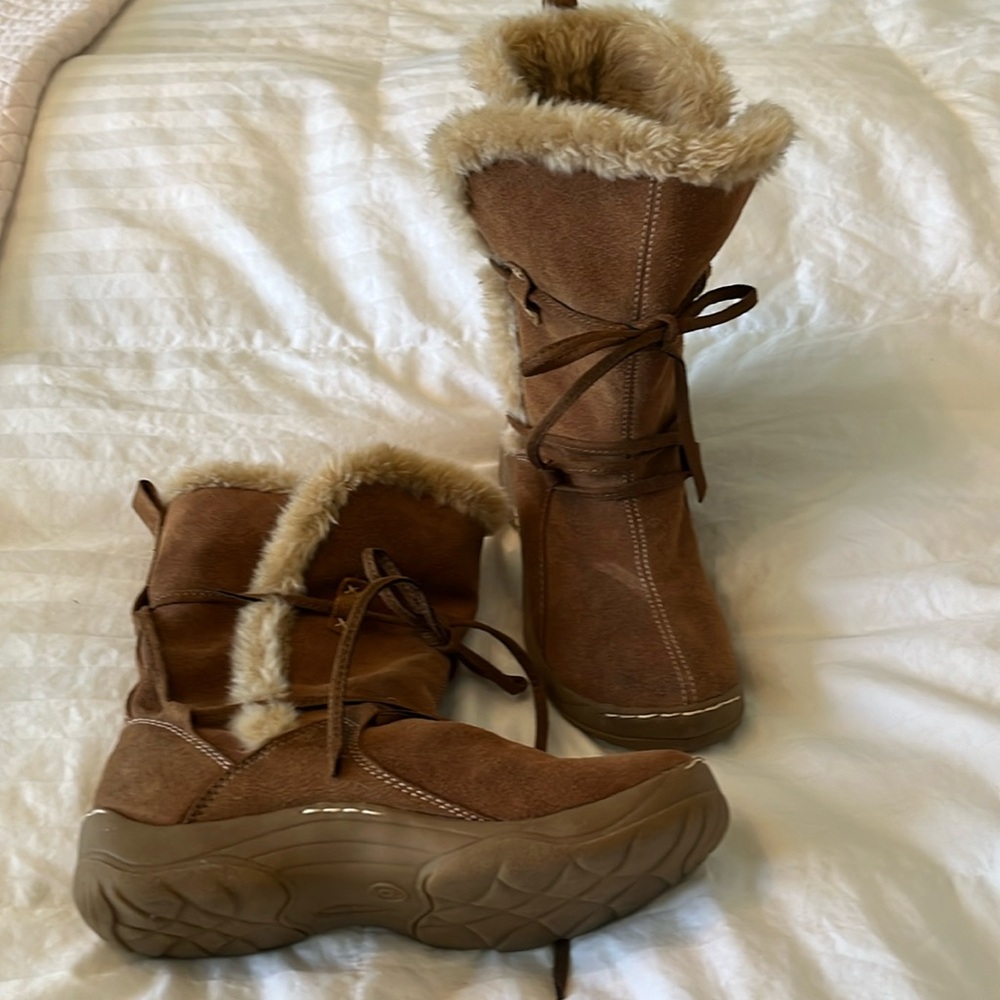 Merona Suede Winter Boots Size 6
